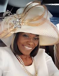 Hi👋🏽 hat divas! Sunday Church Behavior in Ivory & Gold #OneOfMyFav