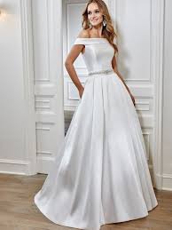 In plus, preturile lor sunt deosebit de avantajoase. Rochii De Mireasa Ieftine Rochii Mirese Simple Rochii De Mireasa Iasi