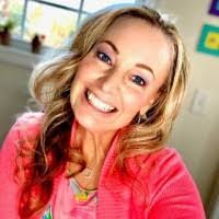 Robin Avery's Instagram, Twitter & Facebook