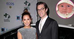 Alors qu'il lui restait deux ans de contrat, le technicien de 61 ans quitte son poste d'entraîneur des mavericks. Baby Photos Of Ashley Tisdale Christopher French S Daughter Jupiter News Block