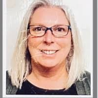 Linda Crossan's Instagram, Twitter & Facebook