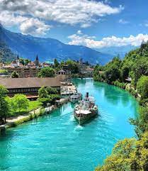 سويسرا ، انترلاكن ،switzerland , interlaken. ØªÙˆØ±ÙŠØ³ØªØ§ On Twitter ØªÙ‚Ø¹ Ù…Ø¯ÙŠÙ†Ø© Ø§Ù†ØªØ±Ù„Ø§ÙƒÙ† Ø§Ù„Ø³ÙˆÙŠØ³Ø±ÙŠØ© Ø¨ÙŠÙ† Ø¨Ø­ÙŠØ±ØªÙŠ Ø¨Ø±ÙŠÙ†Ø² ÙˆØ«ÙˆÙ† ÙÙŠ Ù…Ù†Ø·Ù‚Ø© Ø¨ÙˆØ¯ÙŠÙ„ÙŠ ÙˆÙŠØ¹Ø¨Ø±Ù‡Ø§ Ù†Ù‡Ø± Ø§Ù„Ø¢Ø± Ø§Ù„Ø°ÙŠ ÙŠØµÙ„ Ø¨ÙŠÙ† ØªÙ„Ùƒ Ø§Ù„Ø¨Ø­ÙŠØ±ØªÙŠÙ† ØªØ¹ØªØ¨Ø± ÙˆØ§Ø­Ø¯Ø© Ù…Ù† Ø§Ù„ÙˆØ¬Ù‡Ø§Øª Ø§Ù„Ø³ÙŠØ§Ø­Ø© ÙÙŠ Ø³ÙˆÙŠØ³Ø±Ø§