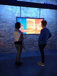D'abord, sur l'aire du viaduc de millau de l'a75, à l'espace nommé « viaduc expo », logé dans une ancienne ferme. Le Viaduc Expo Viaduc De Millau Un Ouvrage Un Patrimoine