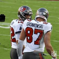 Tampa bay buccaneers quarterback tom brady has signed an extension to remain with the team, according to reports from nfl network's ian rapoport. Tom Brady Tampa Bay Gifs Get The Best Gif On Giphy