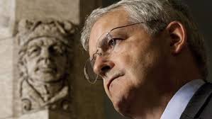 Garneau vies for interim Liberal leadership