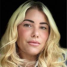 Fiona Walters's Instagram, Twitter & Facebook