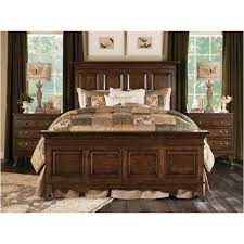 Crafted with italian lacquer in a high sheen walnut finish, the bed has an elegant flair that will liven up your bedroom. 35 130h Kincaid Furniture Homecoming Walnut Queen Panel Bed
