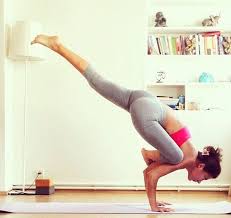 Practicar yoga en casa jamás ha sido tan simple. 4 Paginas Para Hacer Yoga En Casa Hacer Yoga En Casa Yoga En Casa Hacer Yoga