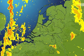 Onstuimig weer in de herfst. Noodweer In De Avond Over Nederland De Volkskrant