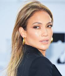 For the price this is a nice highlight bronzer duo if you like a more natural look when you bronze and highlight. The Magical Highlighter Jennifer Lopez S Makeup Artist Uses To Give Her Cheeks An Otherworldly Glow Glamour