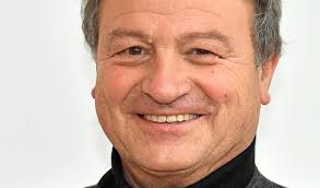 Prominenter Besuch: Münchens berühmtester Pfarrer Schießler predigt am  Sonntag in Neuburg