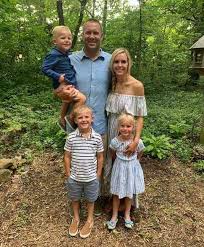 He was named the nfl offensive rookie of the year in 2004. Know About Ben Roethlisberger Age Wife Kids Stats Contract Salary