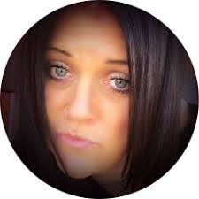 Sarah Rais's Instagram, Twitter & Facebook