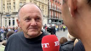 B.T. i Windsor efter prins William og prins Harrys historiske genforening:  Harrys bog kan ødelægge alt