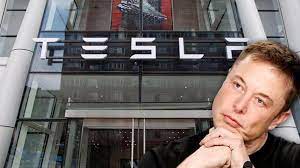 Investigan a Musk por tuitear que sacará a Tesla de Wall Street