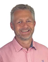 Chris Moyse's Instagram, Twitter & Facebook