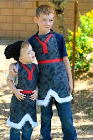 Eiskonigin Kostume Fur Jungen Zum Selbermachen Zwei Kleine Prinzen Disney Kostum Kostum Fur Jungen Kostum Fasching