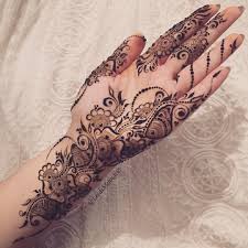 Wanted To Do Something Simple Today And I Did I Didn T Over Do It I Mean I Wanted To Add To It Palm Henna Designs Henna Art Designs Henna