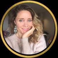 Katy Dove's Instagram, Twitter & Facebook