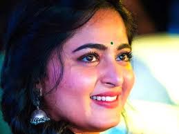 She is one of the few actress who looks amazing in saree. Beautiful Instagram Photos Of Bahubali Fame Actress Anushka Shetty Navbharat Times Photogallery