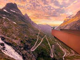 Address, phone number, trollstigen reviews: Trollstigen Wanderung Nach Bispevannet Andalsnes Norwegen Fjord Tours
