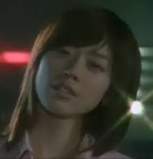 マジレンジャー マジイエローが敵の女幹部に催眠状態にされ うっとりとした顔になっています 催眠 顔 レンジャー