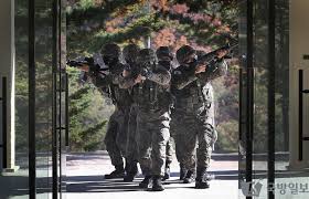 제2작전사령부 예하에 후방지역작전부대인 특공여단이 소속돼있고, 7, 8군단을 제외한 각 군단 예하에. ëŒ€í•œë¯¼êµ­ ìœ¡êµ° êµ°ê°€ ìœ¡êµ° We ìœ¡êµ° Official M V
