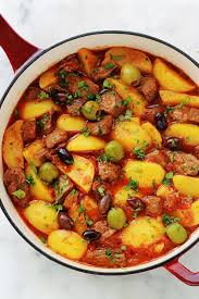 Boeuf Mijote Aux Pommes De Terre Recette Facile Recette Recette Plat Chaud Recette De Plat Cuisine Culinaire