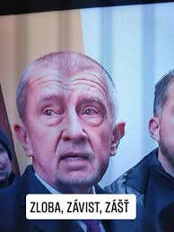 Já jsem nikdy nebyl agent StB, já jsem nikdy nelhal, já jsem vyhrál všechny  soudy. " Tak tohle může věřit jenom někdo kdo má IQ nižší než šimpanz,  protože ani šimpanz tomu