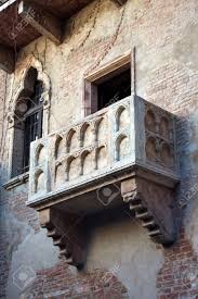 Que juliette aime roméo ? View Of Balcony Of Juliet Romeo And Juliet Verona Veneto Italy Stock Photo Picture And Royalty Free Image Image 12288573