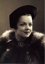 File:Beatriz Costa (Foto Beleza, Porto).png