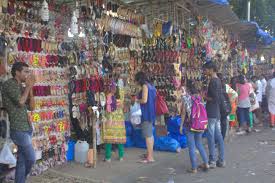 Lesser Known Streets Of Bandra Where The Walls Come Alive The Photography Blog Linking road market is one of the best street shopping destination clothing, footwear, accessories and more at cheap and. lesser known streets of bandra where the walls come alive the photography blog