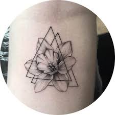 Use a round cut ladyfinger, dip it in color. 20 Amazing December Birth Flower Tattoo Ideas Entertainmentmesh