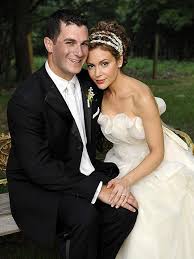 Alyssa Milano David Bugliari August 15 2009 Gown Vera Wang Location New Jersey Statu Celebrity Bride Celebrity Wedding Photos Celebrity Wedding Hair