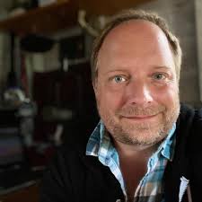 Tom Kramer's Instagram, Twitter & Facebook