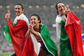 Straordinaria tripletta delle atlete italiane nella finale dei 100 metri di atletica leggera, la gara per eccellenza delle olimpiadi e . 4gp3thrj8jt Bm