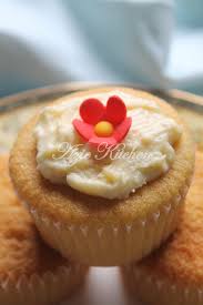 Hidangan cupcake kukus tepung ketan akan menjadi santapan yang lezat. Seriously Super Delicious Vanilla Cupcakes Azie Kitchen