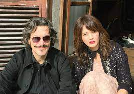 Finora la cantante ha sempre mantenuto il massimo riserbo sul piccolo carlo giuseppe e sulla sua vita privata. Il Long Bob Con Frangia Di Carmen Consoli Vogue Italia