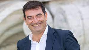 Viene inoltre riconfermata la collaborazione con marco giusti per i programmi matinée e soirée, in onda tutti i giorni su rai 2. Max Giusti Chi E Eta Altezza Film Selvaggia Lucarelli
