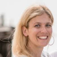 Lindsay Reardon's Instagram, Twitter & Facebook