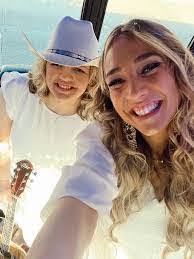 Allison Doering's Instagram, Twitter & Facebook