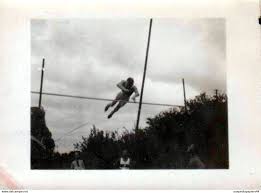 4e à poznan (pologne) avec un saut à 5,55 m. Sport 4 Tres Petites Photos Originales Athletisme Et Saut A La Perche Vers 1930 40 Saut En Hauteur Et Iii Reich