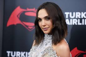 However, people could not help but pinpoint one discrepancy in her stance: Gal Gadot S Military Service 5 Fast Facts Heavy Com