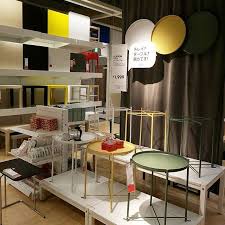 お洒落で機能的 ikea イケア のトレイテーブル gladom が便利すぎる folk イケア トレイテーブル 家のインテリアデザイン