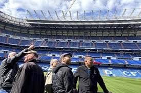 Taka decyzja ma załatać dziurę w budżecie madryckiego klubu. Real Madrid Tour á… Zobacz Stadion Bernabeu Trixi Madrid