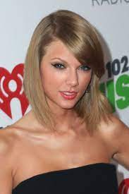 The blend of extensive straight bangs, as well as short extensive, produces a beautiful stacked bob hairstyle. 25 Best Fringe Hairstyles To Refresh Your Look