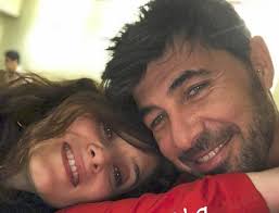 La libertad ha triunfado, dijo díaz ayuso durante un discurso ante sus seguidores unas horas después de que se conozcan los primeros resultados de los comicios. La Historia De Amor De Isabel Diaz Ayuso Y Jairo Alonso Chic