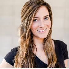 Stephanie Novak's Instagram, Twitter & Facebook