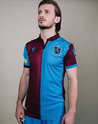 Dergimizin geçmiş sayılarını resmi sitemiz üzerinden okuyabilirsiniz. Iste Trabzonspor Un Yeni Sezon Formalari Sayfa 1 Trabzonspor 27 Temmuz 2021 Sali