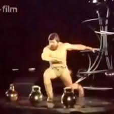 Juggling weights is very difficult. Valentin Dikul Power Juggling With The Kettlebell Kings